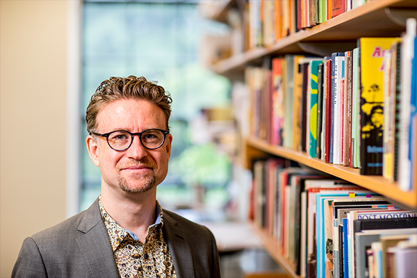 Headshot of Christian Novetzke in the library.